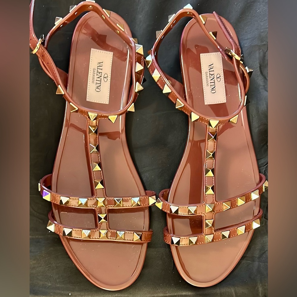 new rare color mauve rock stud Valentino Garavani rubber sandals.